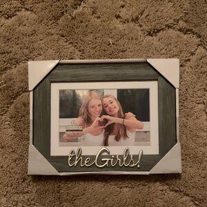 Malden Green Wood Picture Frame with 'theGirls!' Script